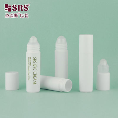 20ml エッセンシャルオイルや香水用のボトル上の白いプラスチックロール